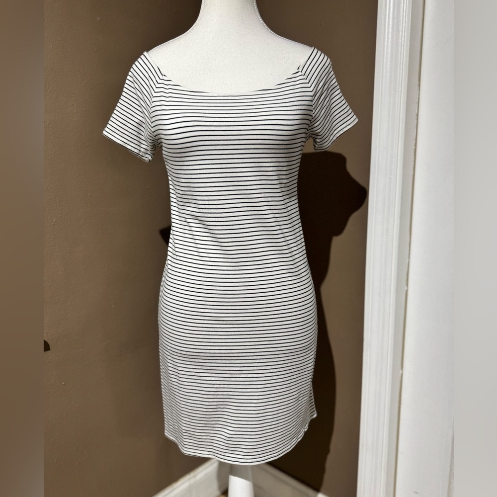 White and Black Striped Off-The-Shoulder Bodycon Mini Dress Size L